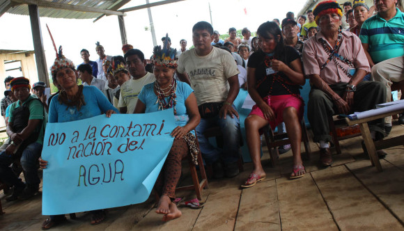 Kichwas del Tigre durante reunión de Comisión Multisectorial.
