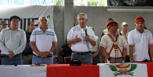 En su sengunda visita en Andoas, Premier asume nuevos compromiso con